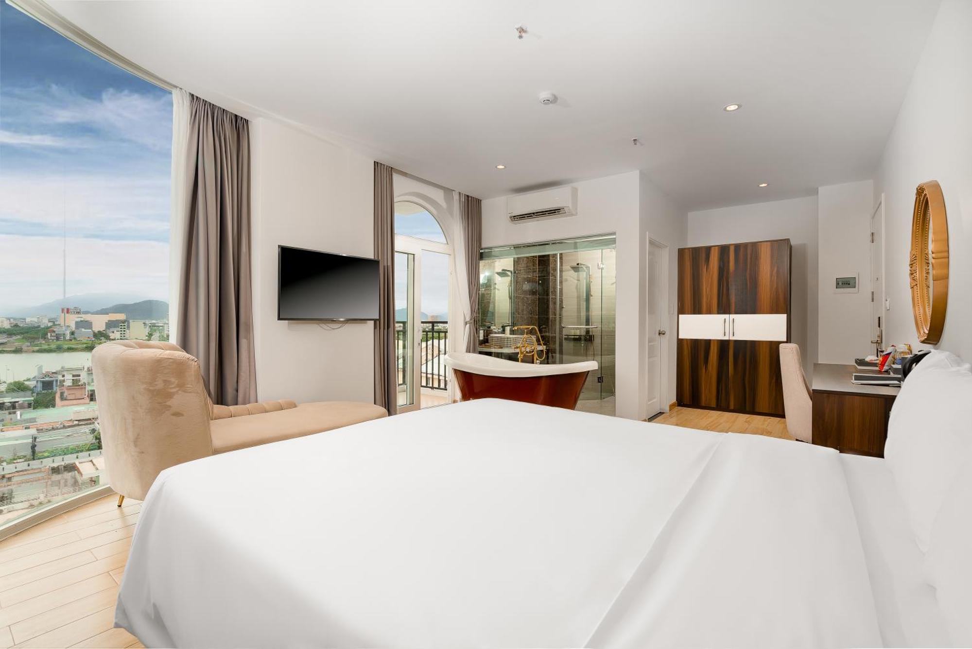 Rhm Luxury And Hotel