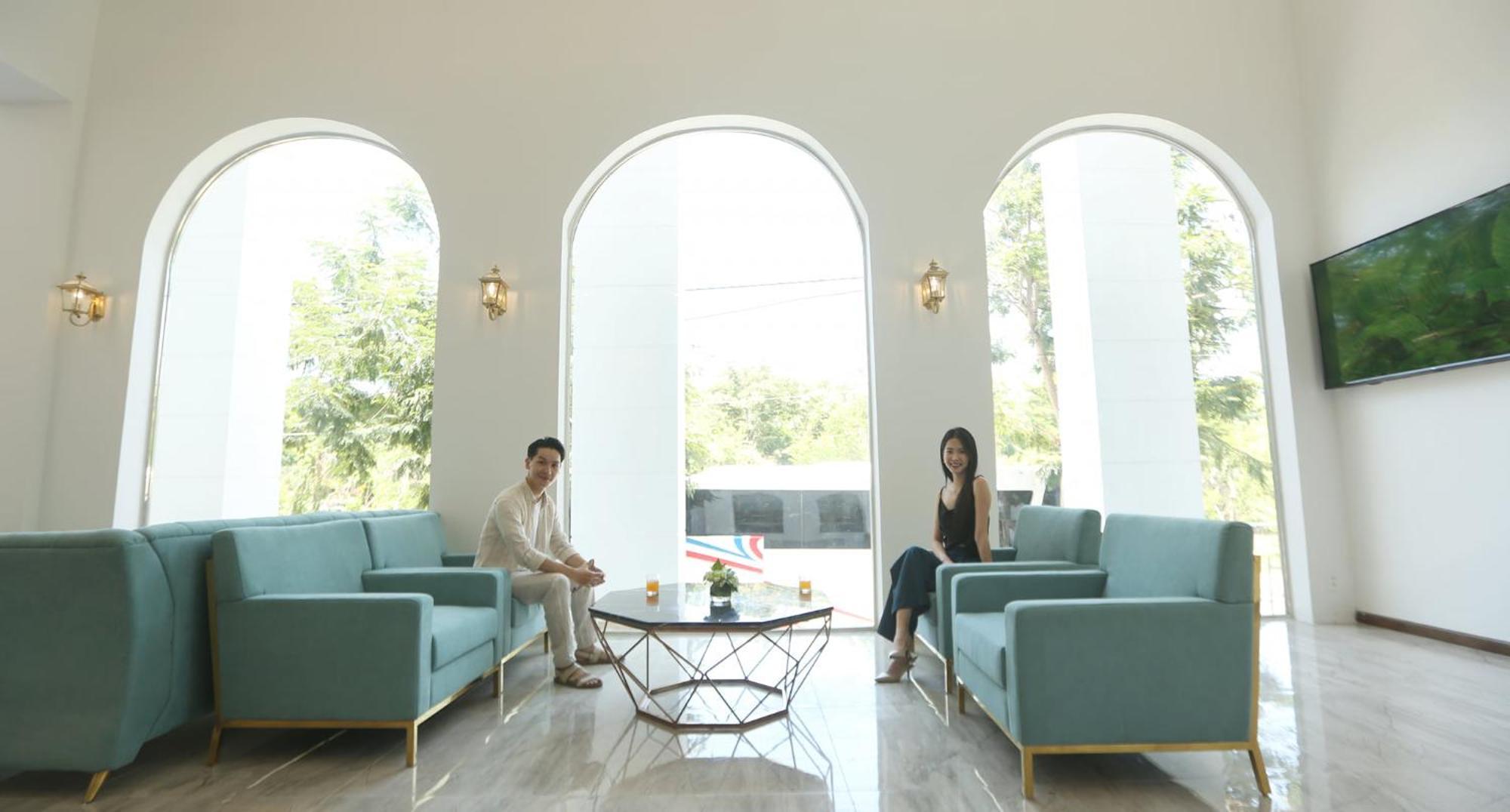 Rhm Luxury And Hotel 4*