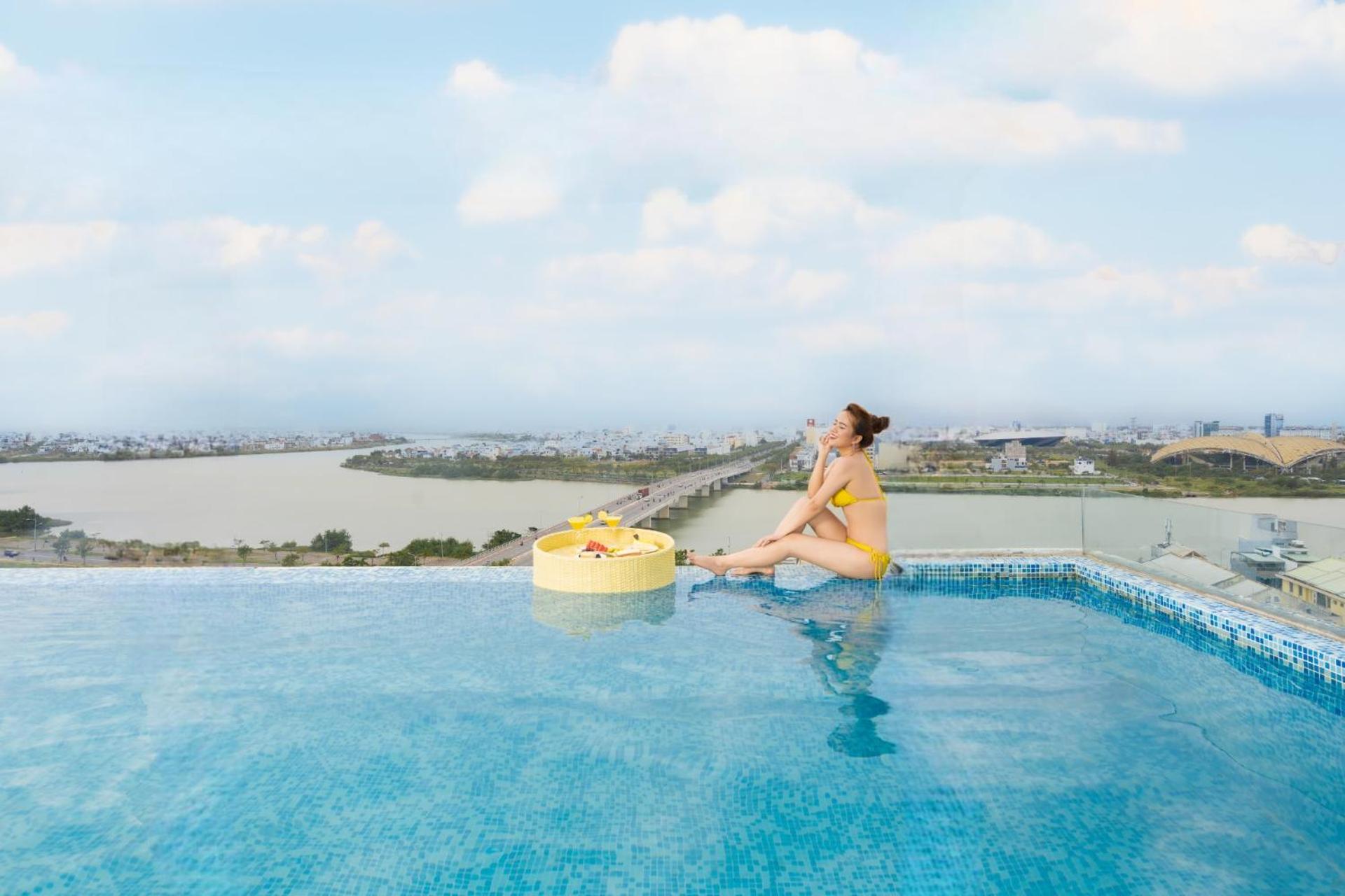 Rhm Luxury And Da Nang