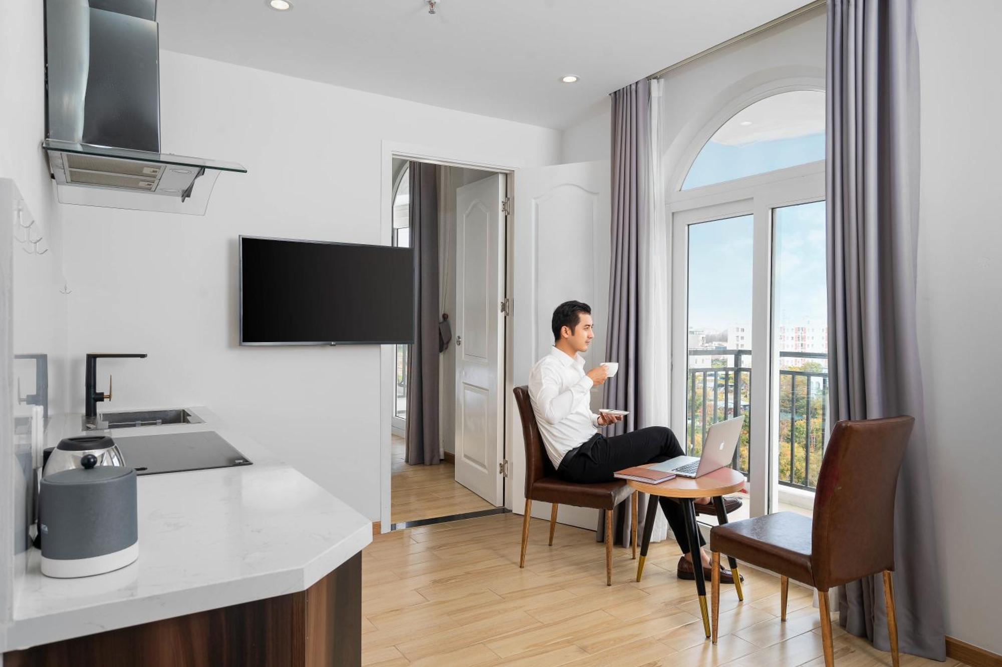 Rhm Luxury And Hotel Da Nang